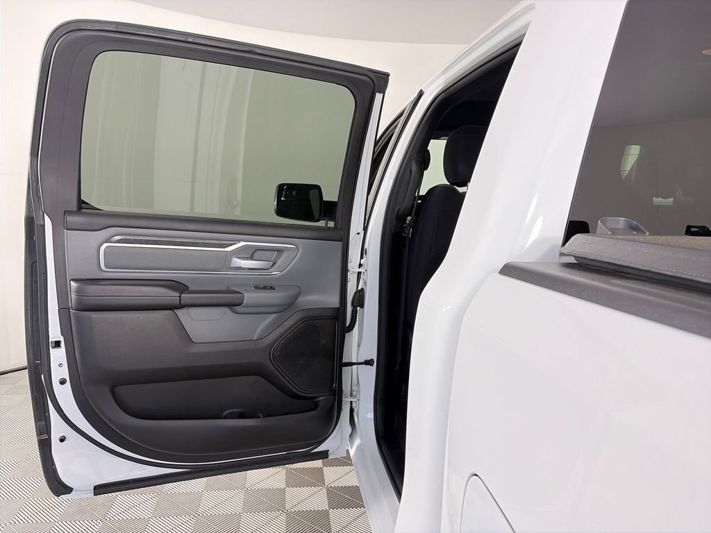 Used 2022 RAM 1500 Big Horn AWD/4WD image 12