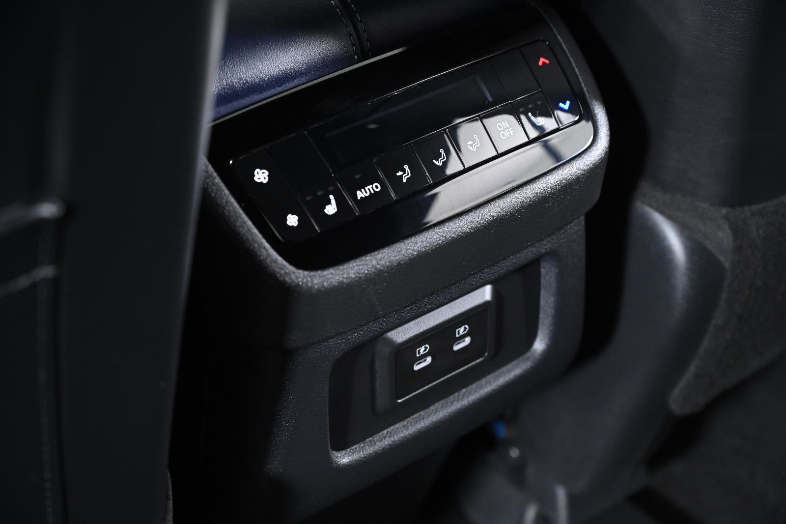 Used 2026 INFINITI QX60 Sport w/ Dark Cargo Package image 23