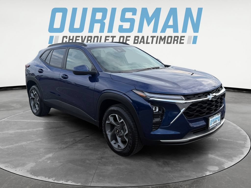Used 2024 Chevrolet Trax LT w/ Driver Confidence Package FWD image 1
