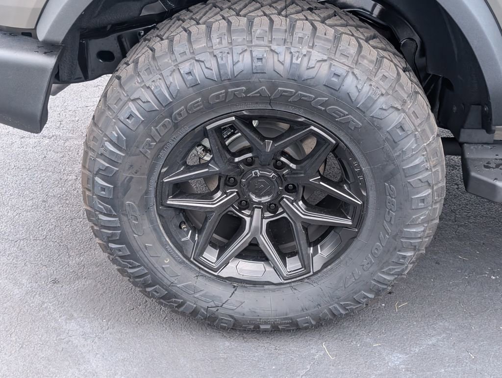 New 2025 Ford Bronco 4-Door image 18