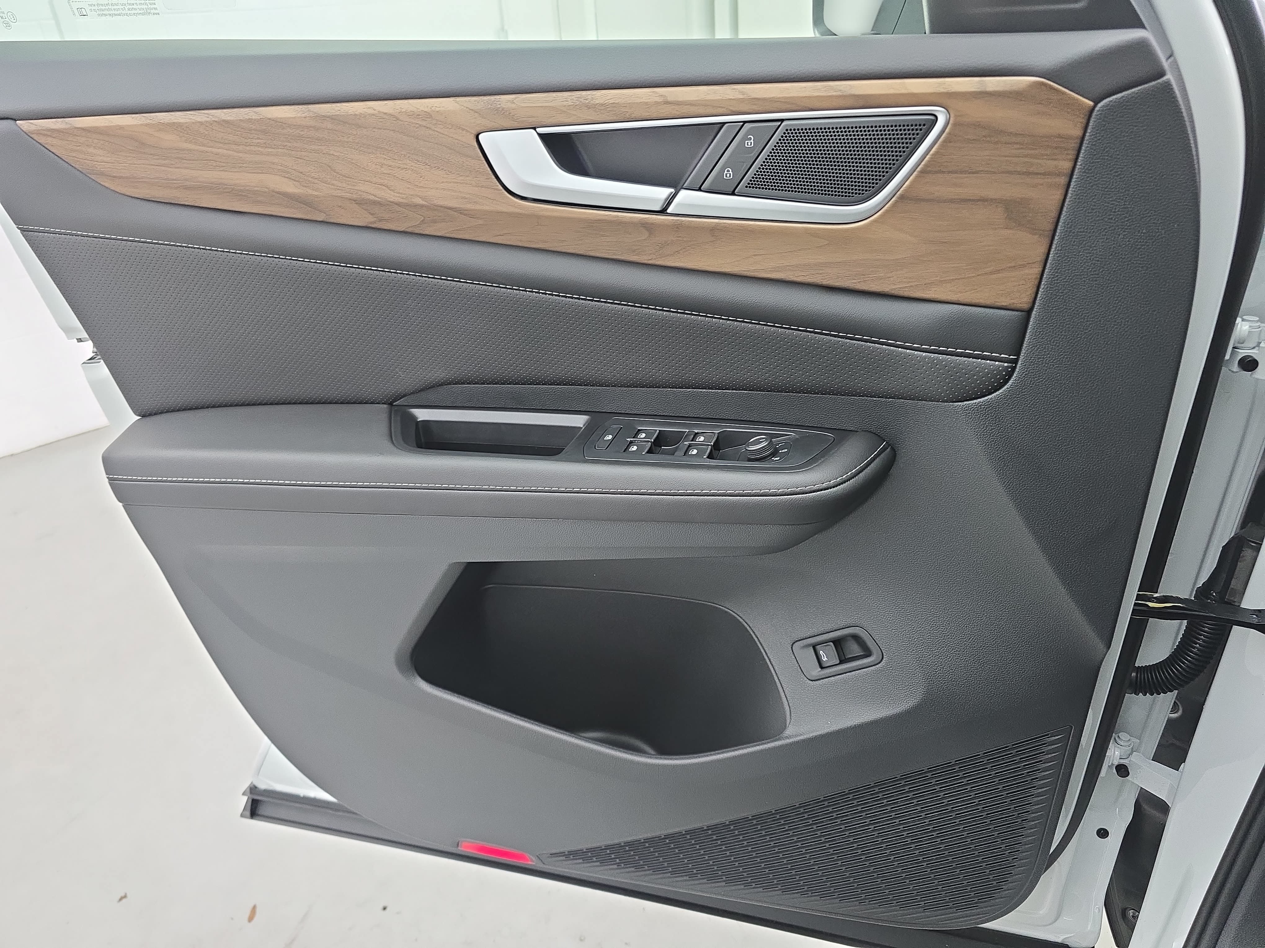 New 2026 Volkswagen Atlas SE FWD image 28