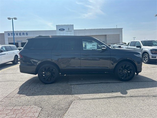New 2025 Lincoln Navigator Reserve w/ Jet Appearance Package image 3