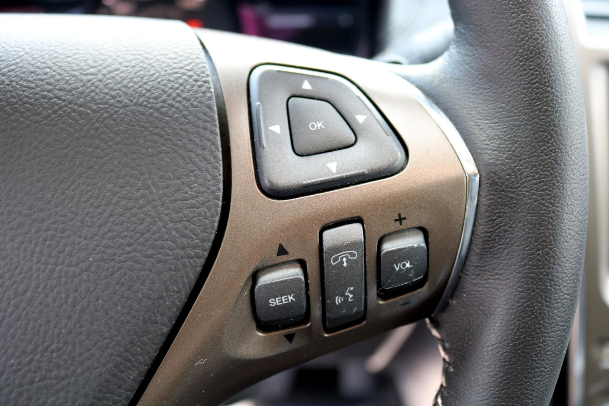 Used 2015 Lincoln MKX FWD w/ Walnut Swirl Wood Package image 19