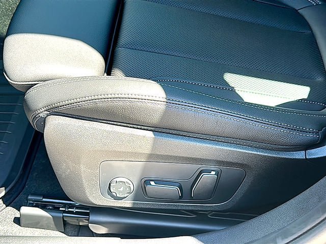 New 2026 BMW 330i Sedan w/ Premium Package RWD image 44