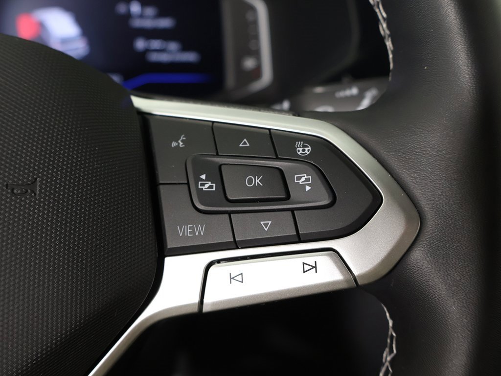 Used 2022 Volkswagen Taos SEL image 45