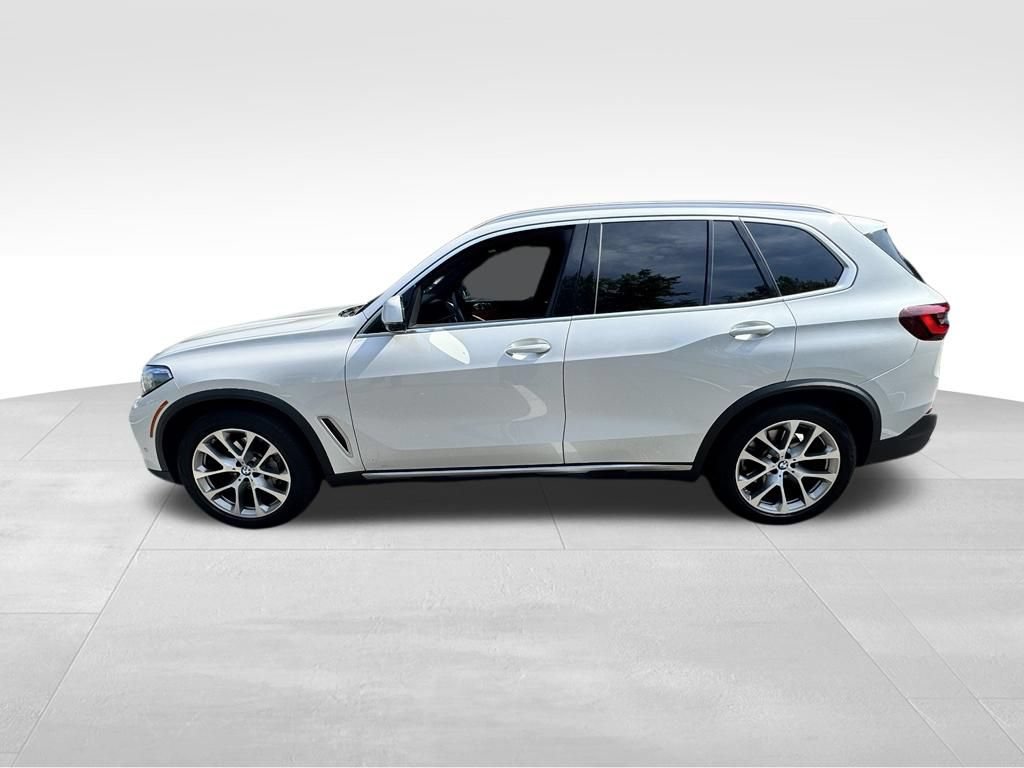 Used 2023 BMW X5 xDrive40i w/ Executive Package AWD/4WD image 2