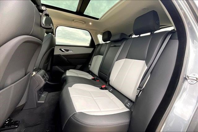Used 2025 Land Rover Range Rover Velar Dynamic SE image 31