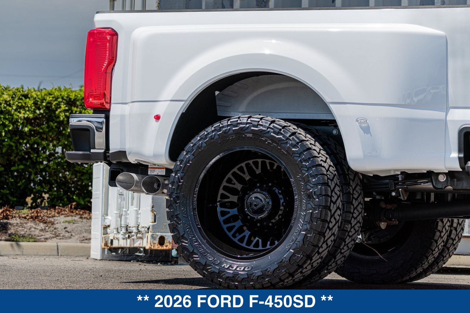 New 2026 Ford F450 XLT w/ FX4 Off-Road Package AWD/4WD image 27