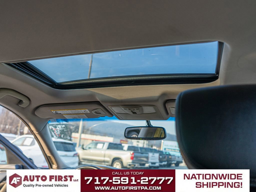 Used 2017 INFINITI QX70 AWD w/ Premium Package image 18