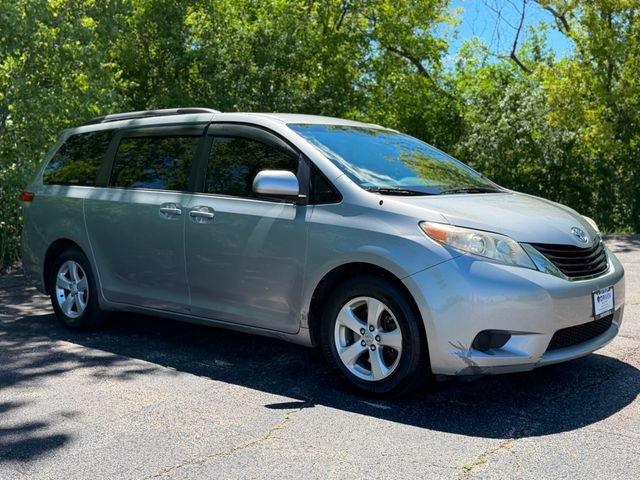 Used 2012 Toyota Sienna LE FWD image 6