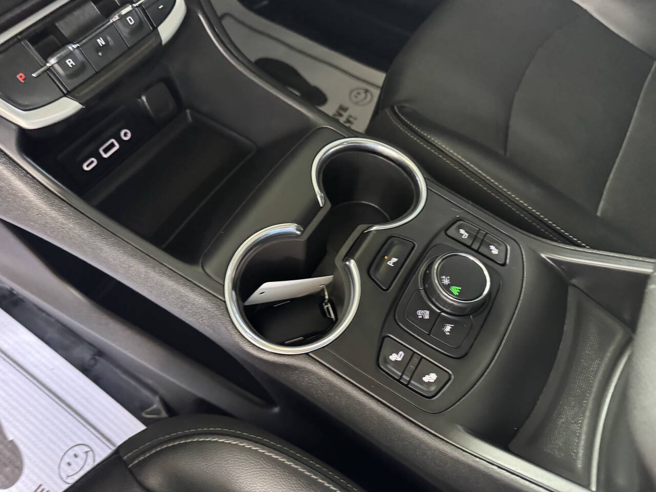 Used 2023 GMC Terrain SLT w/ Tech Package FWD image 35