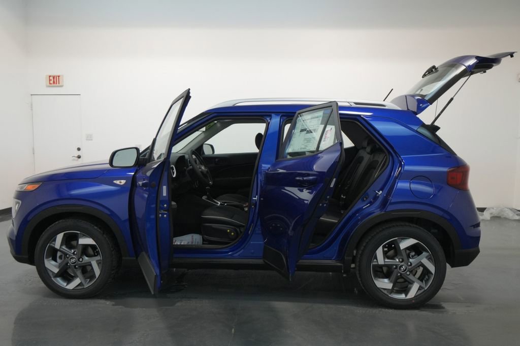 New 2025 Hyundai Venue Limited image 29