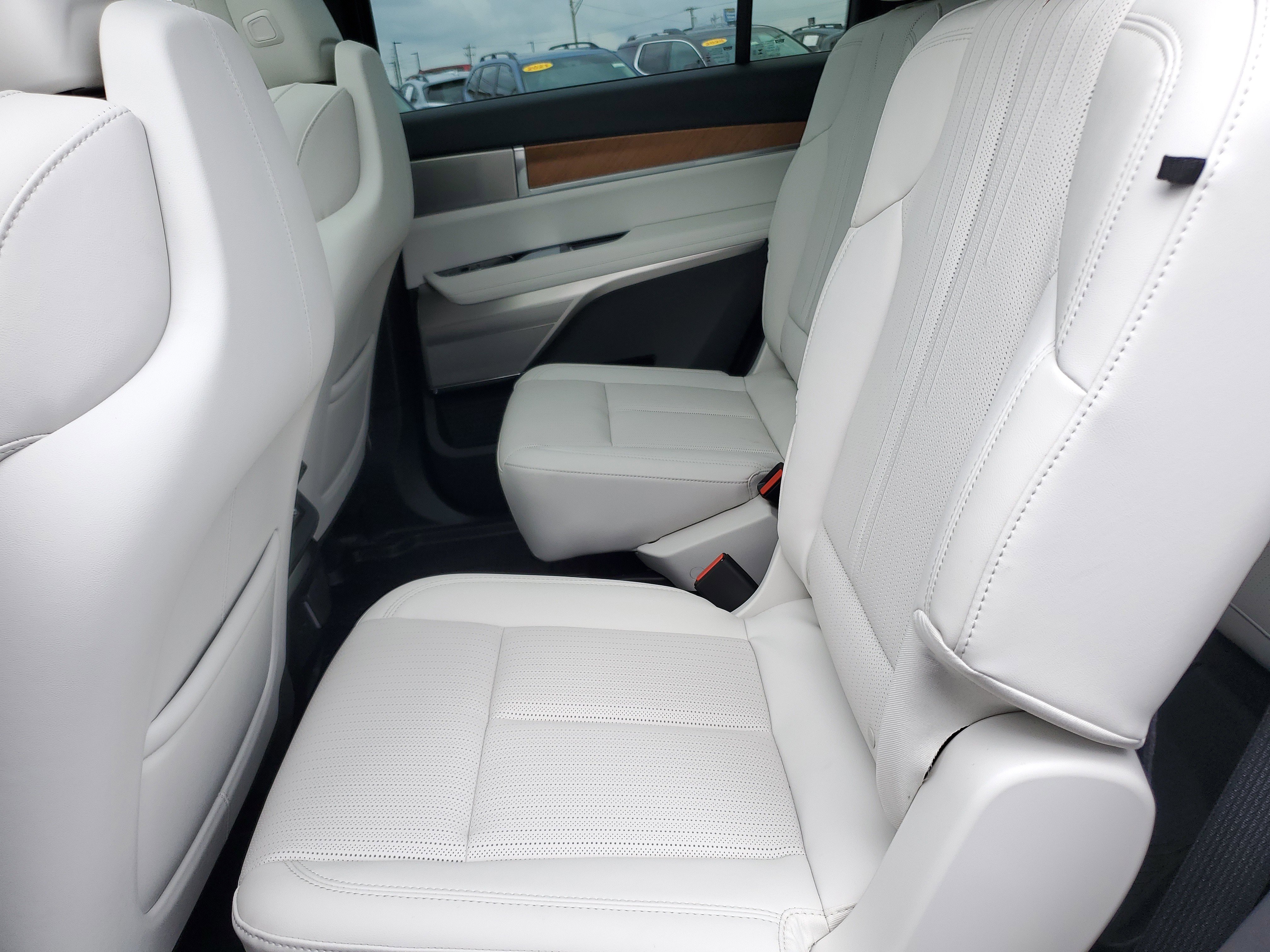 New 2026 Cadillac Vistiq Sport w/ LPO, Floor Liner Package image 10
