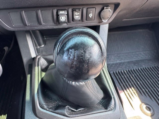Used 2018 Toyota Tacoma TRD Off-Road AWD/4WD image 25