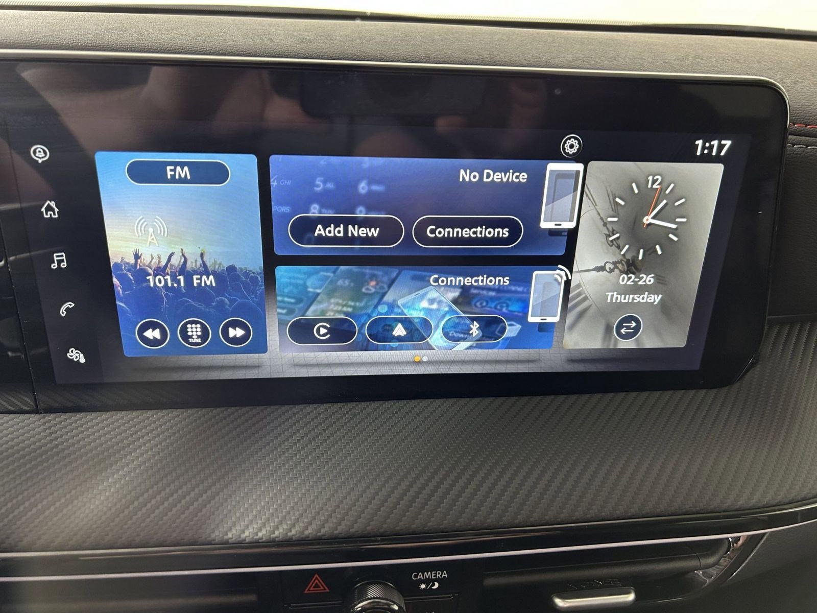 Used 2025 Nissan Kicks SR image 23