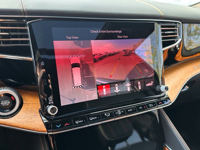 Used 2023 Jeep Grand Wagoneer Series III AWD/4WD image 29
