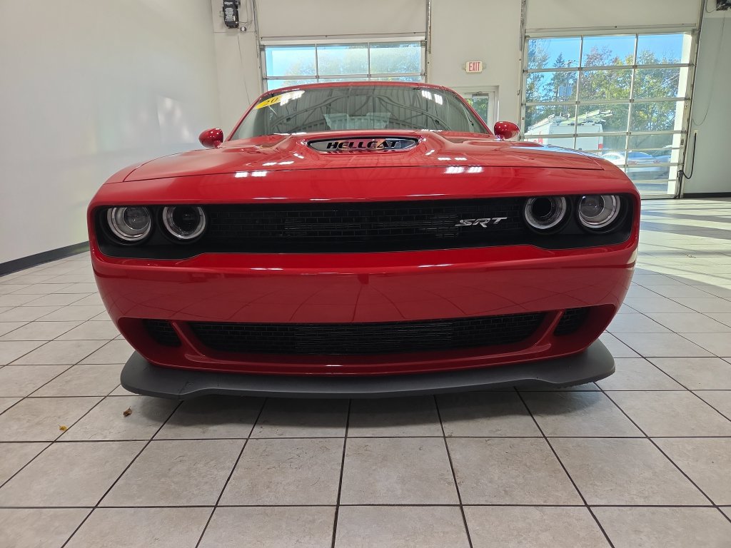 Used 2016 Dodge Challenger SRT Hellcat RWD image 3