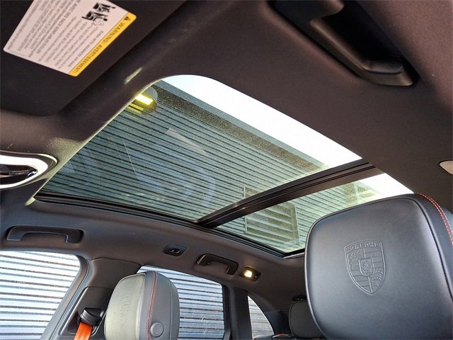 Used 2025 Porsche Macan image 20