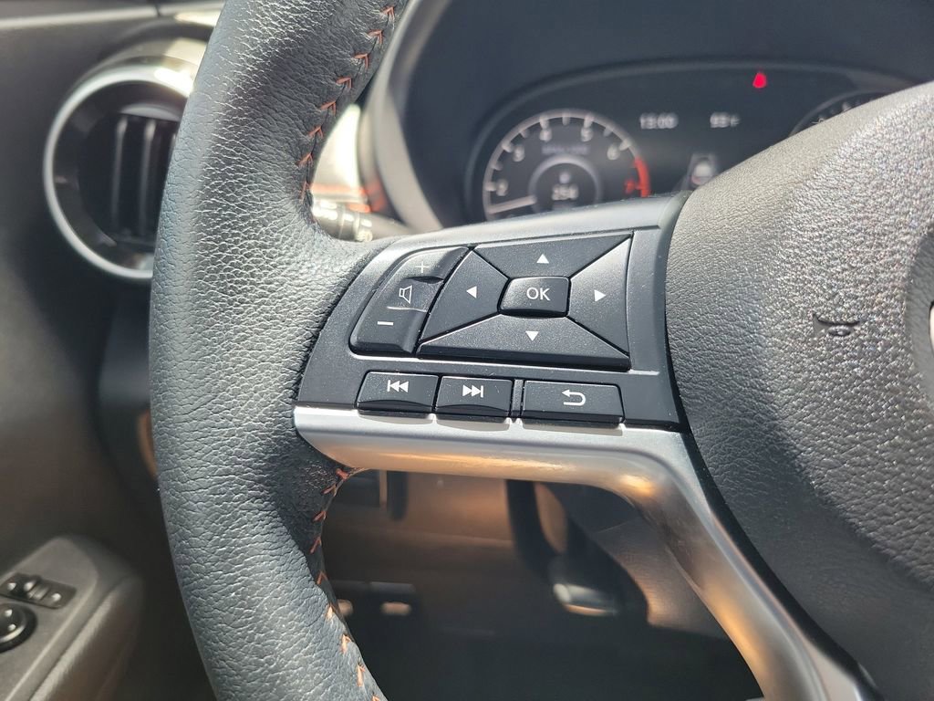 Used 2023 Nissan Kicks SR w/ SR Premium Package FWD image 24