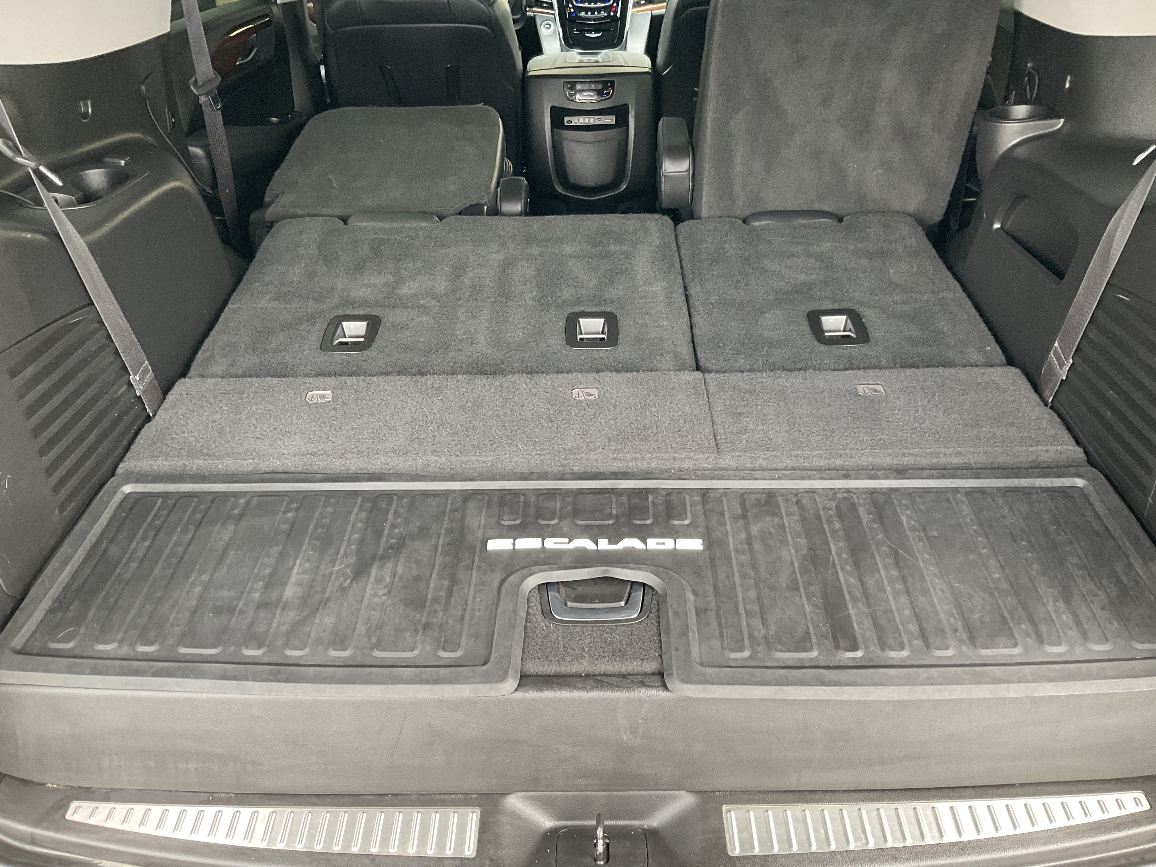 Used 2015 Cadillac Escalade Premium AWD/4WD image 50