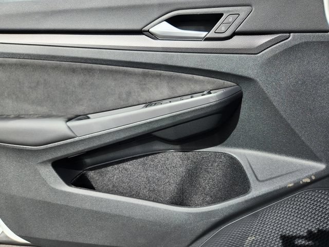 New 2026 Volkswagen Golf SE FWD image 17