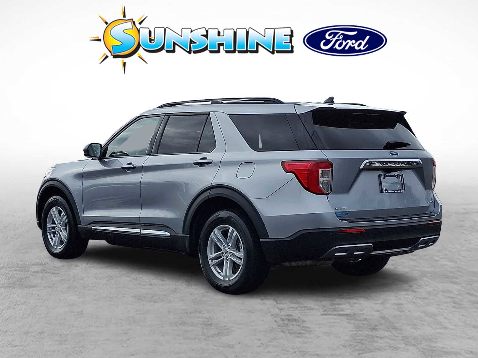 Certified 2024 Ford Explorer XLT w/ Equipment Group 202A AWD/4WD image 4
