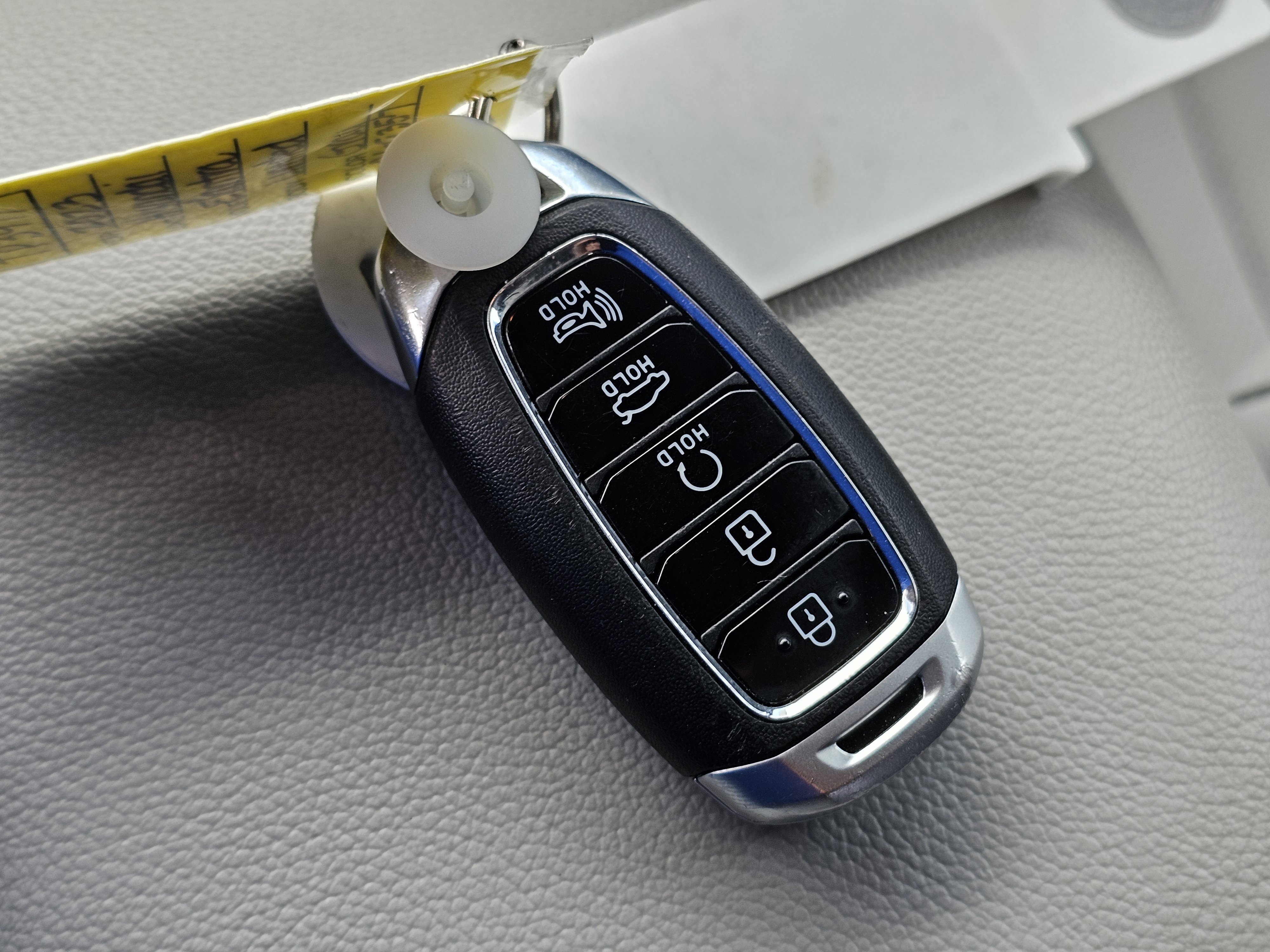 Used 2023 Hyundai Elantra Limited w/ Preferred Accessory Package image 30