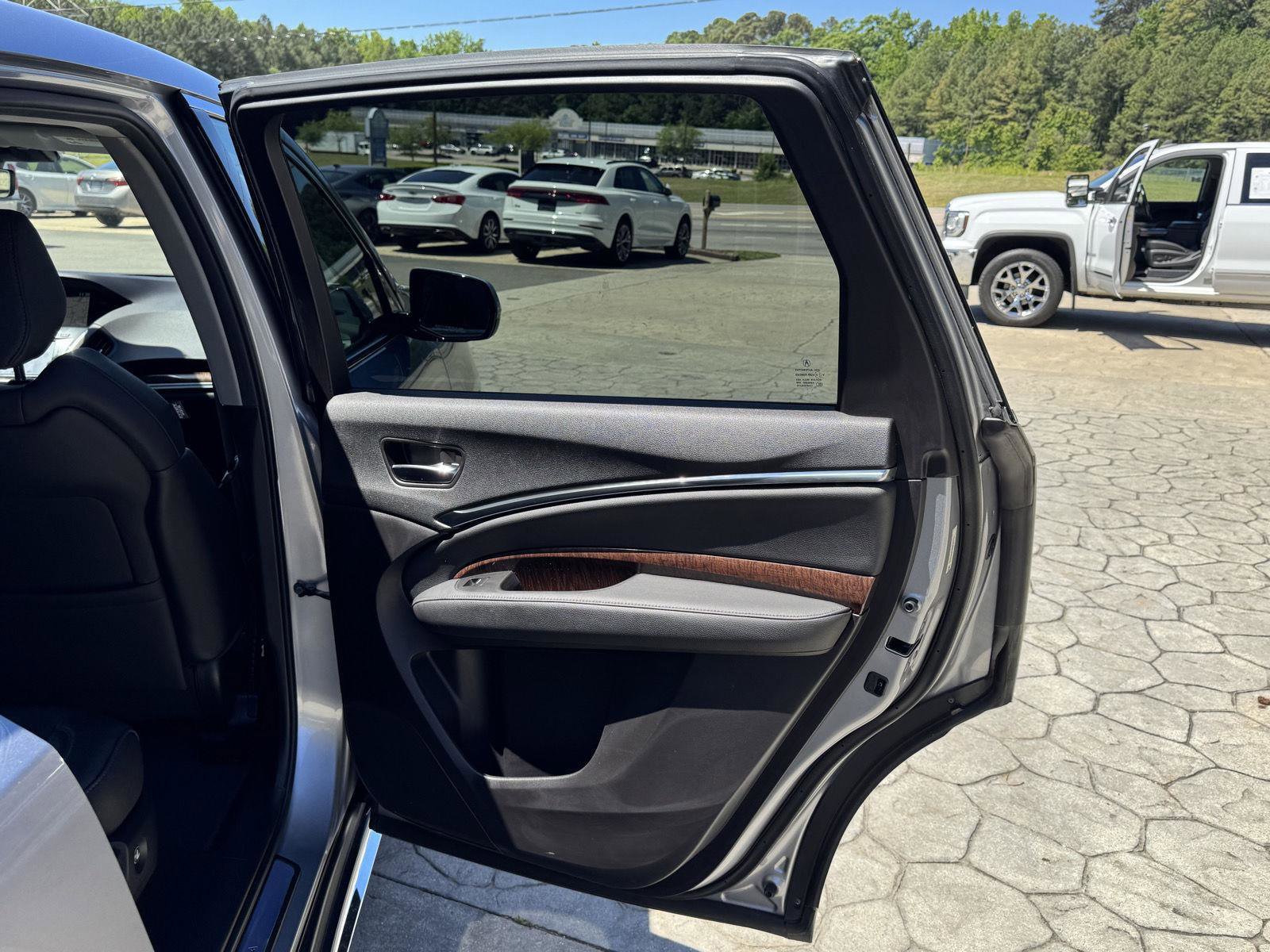 Used 2017 Acura MDX SH-AWD w/ Technology Package image 17