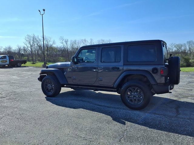 Used 2025 Jeep Wrangler Sport S image 33