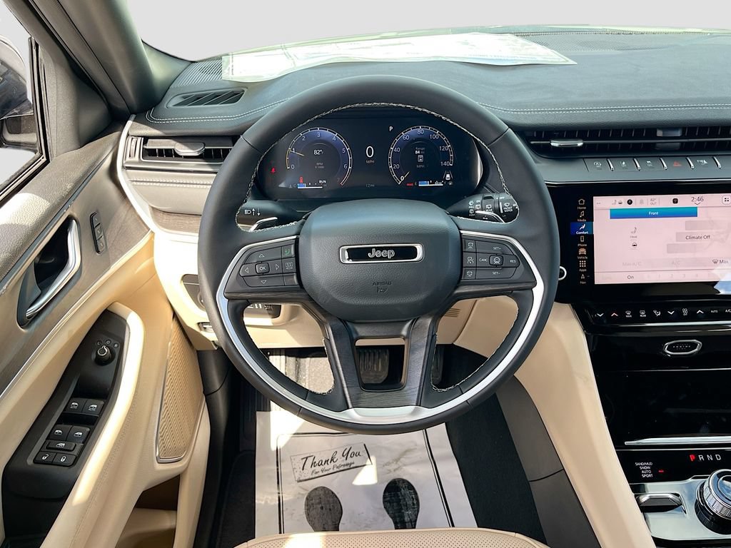 New 2026 Jeep Grand Cherokee L Limited w/ Luxury Tech Group II AWD/4WD image 23