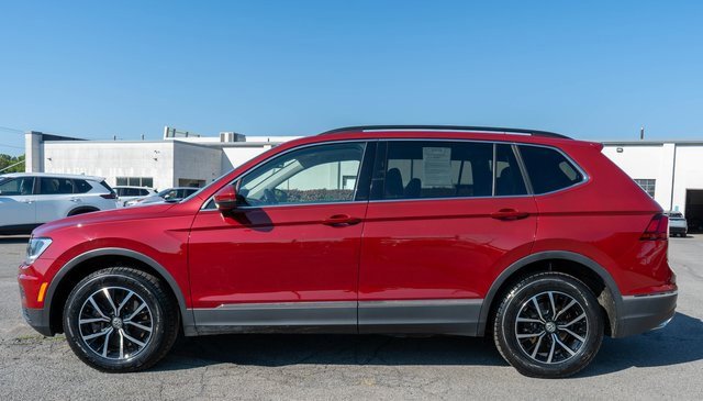 Used 2021 Volkswagen Tiguan SE image 9