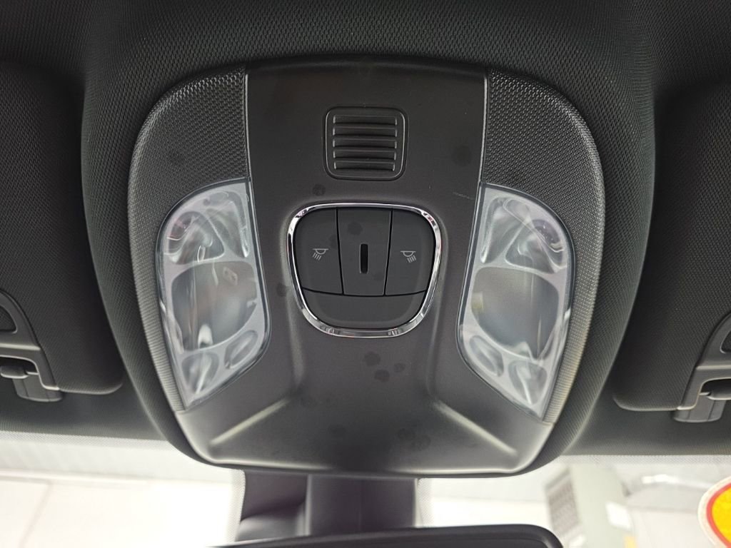 Used 2023 Jeep Compass Latitude image 38