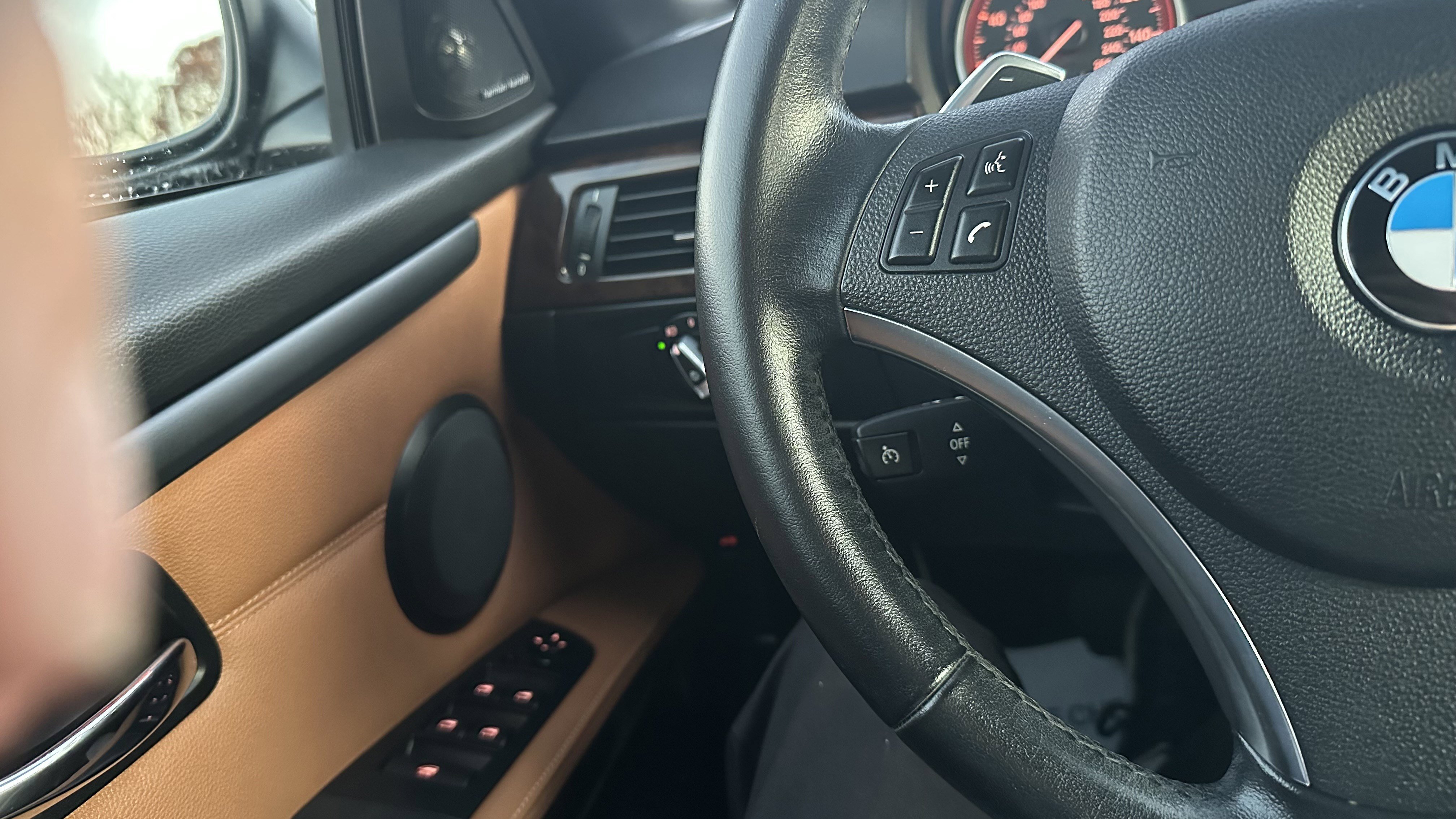 Used 2011 BMW 335i Convertible image 20