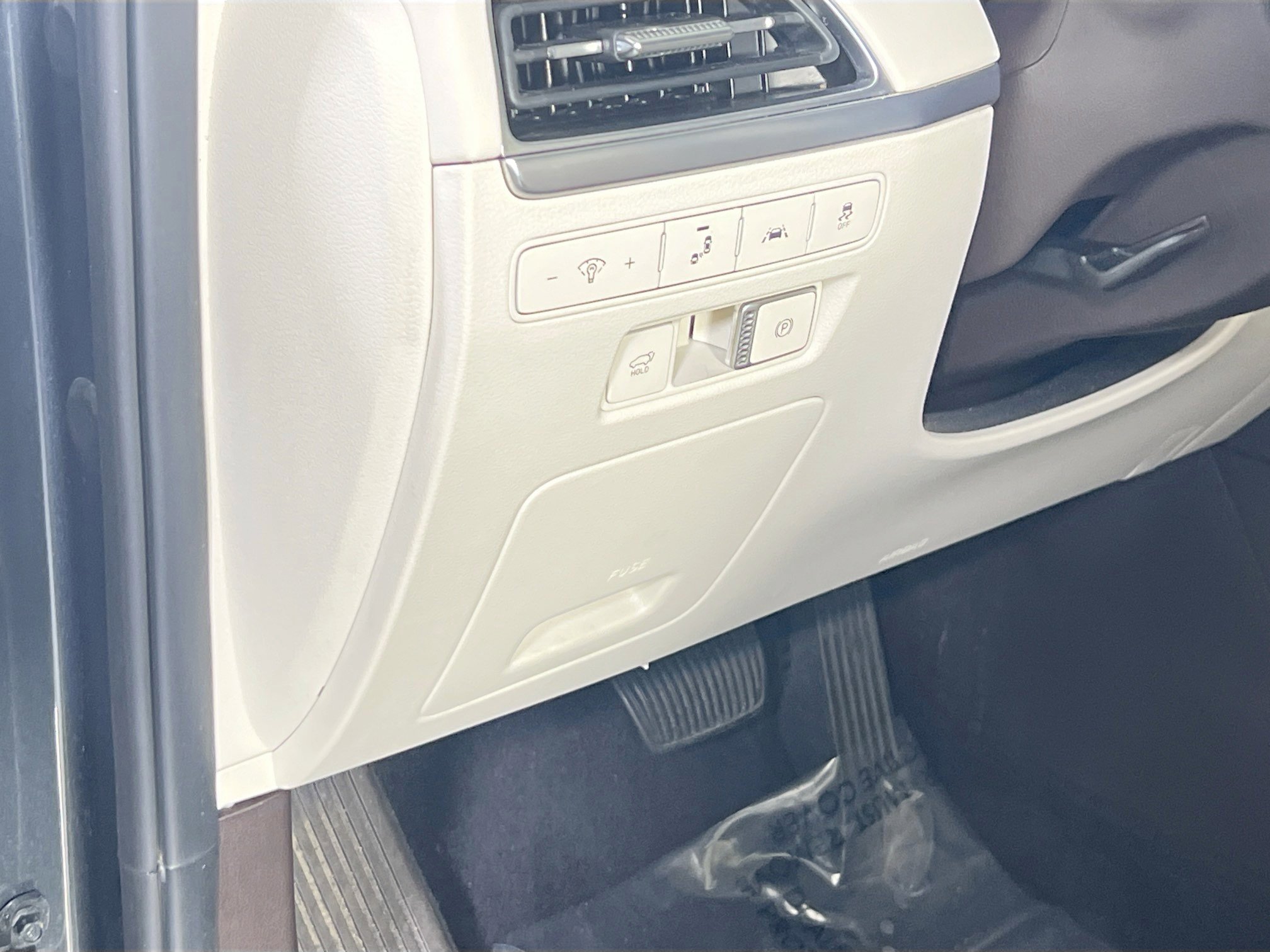 Used 2020 Hyundai Palisade Limited w/ Winter Weather Package image 10