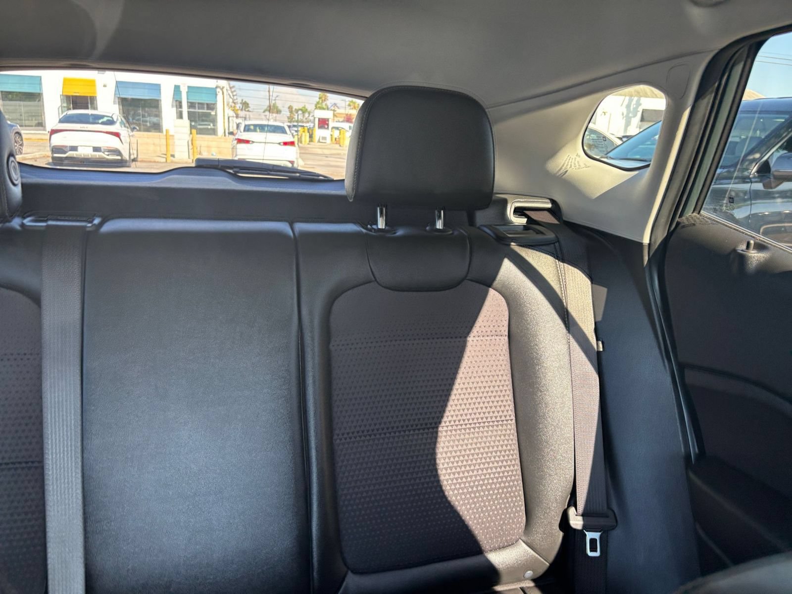 Used 2025 Chevrolet Trax LT FWD image 37