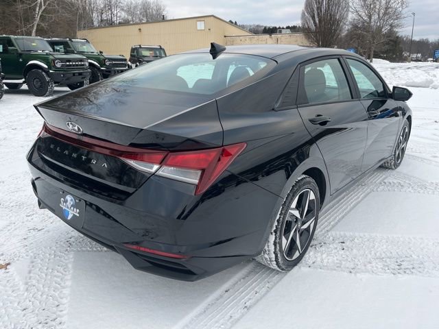 Used 2023 Hyundai Elantra SEL w/ Convenience Package image 6