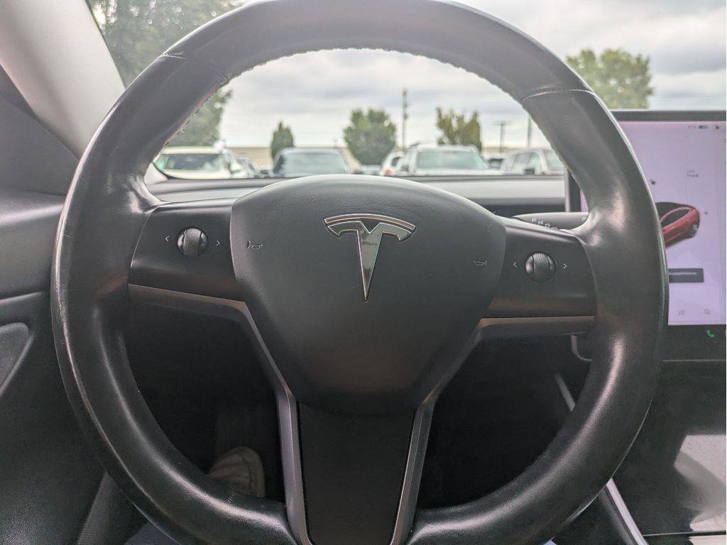 Used 2018 Tesla Model 3 Mid Range image 19