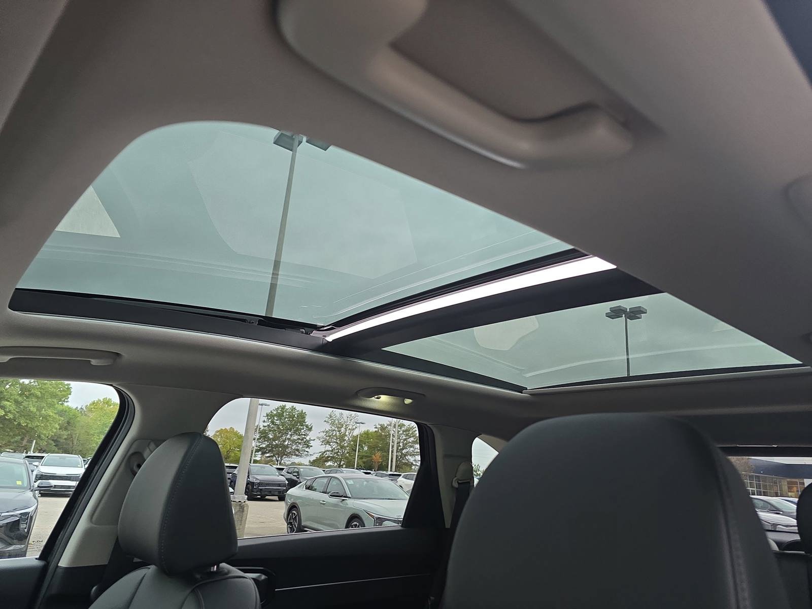 New 2026 Kia Sorento S w/ S Panoramic Sunroof Package FWD image 32