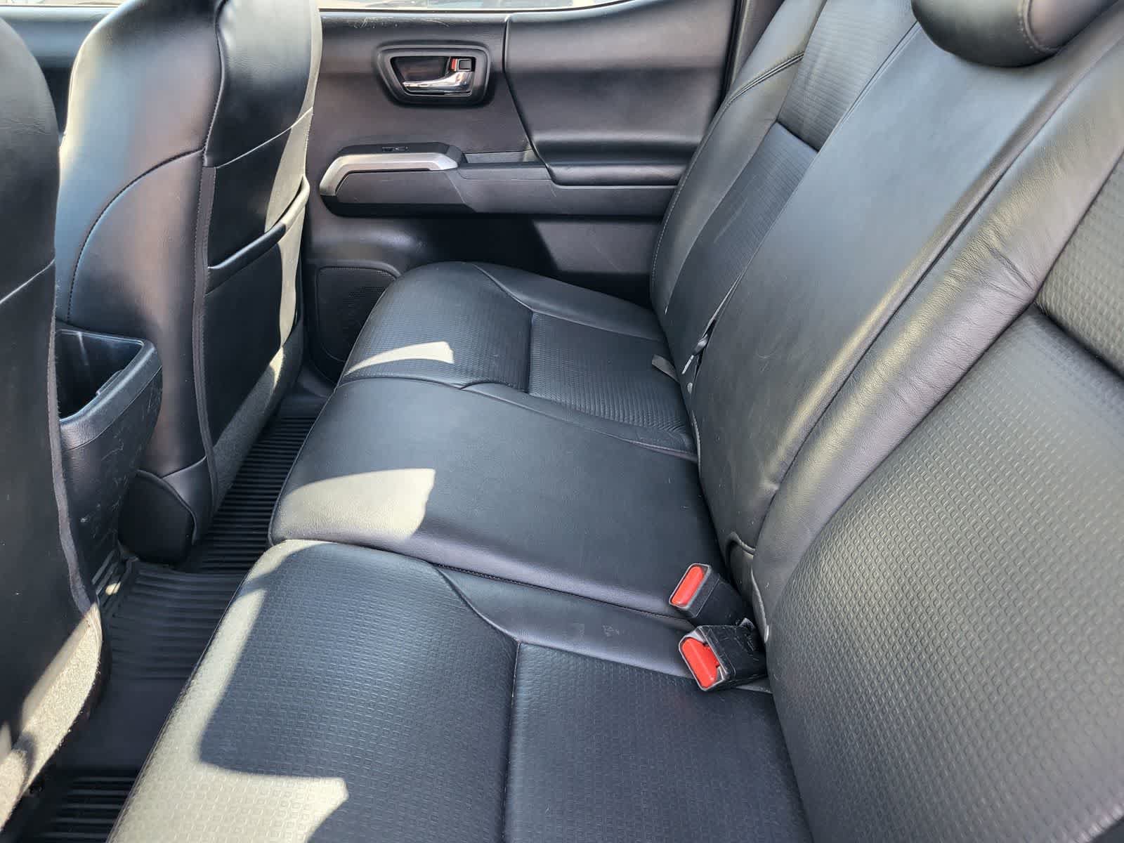 Used 2018 Toyota Tacoma Limited AWD/4WD image 31