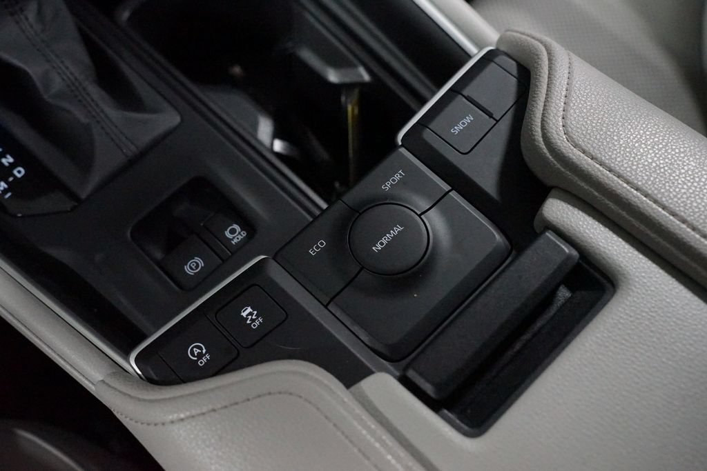 Certified 2025 Toyota Grand Highlander FWD image 24