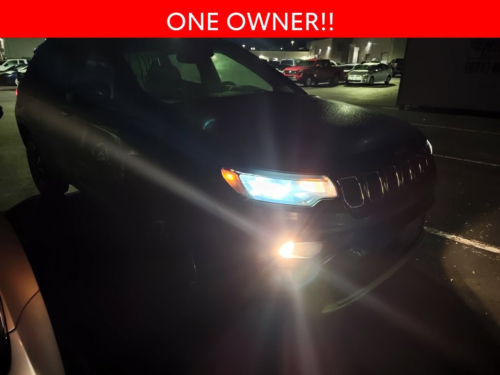 Used 2023 Jeep Compass Limited w/ Sun and Sound Group AWD/4WD image 3