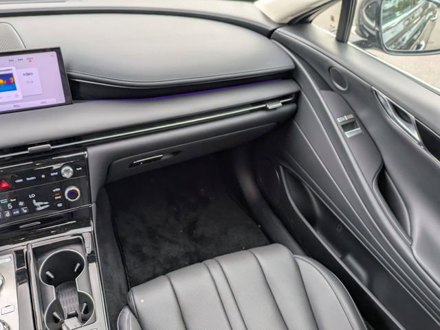 Used 2025 Genesis G80 2.5T image 16