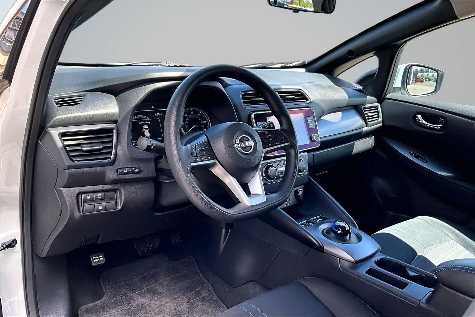 Used 2024 Nissan Leaf S FWD image 2