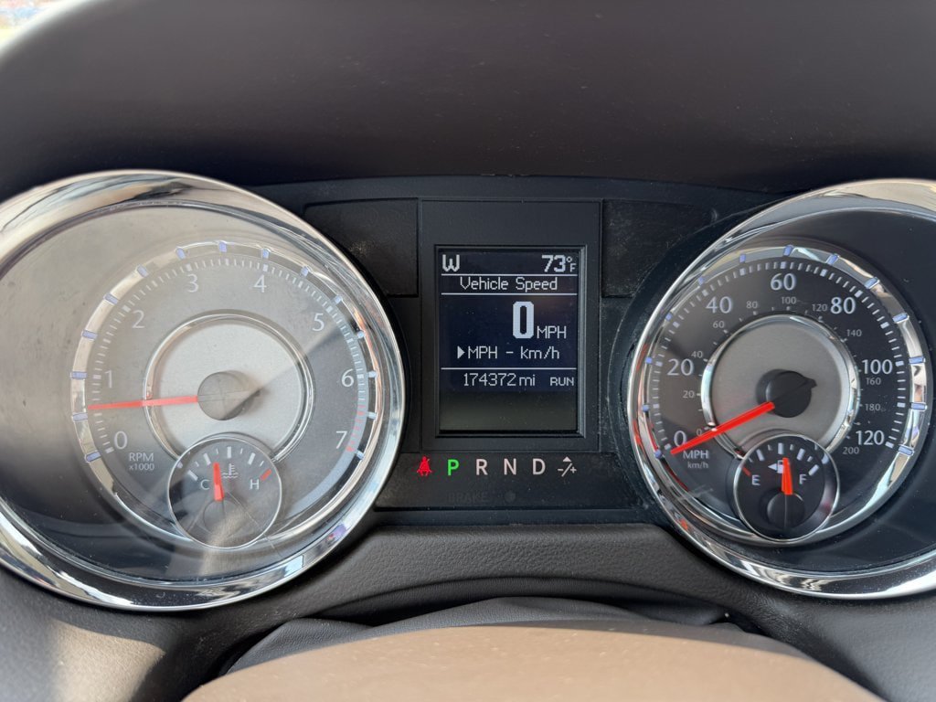 Used 2012 Chrysler Town & Country Touring w/ Entertainment Group #1 FWD image 24