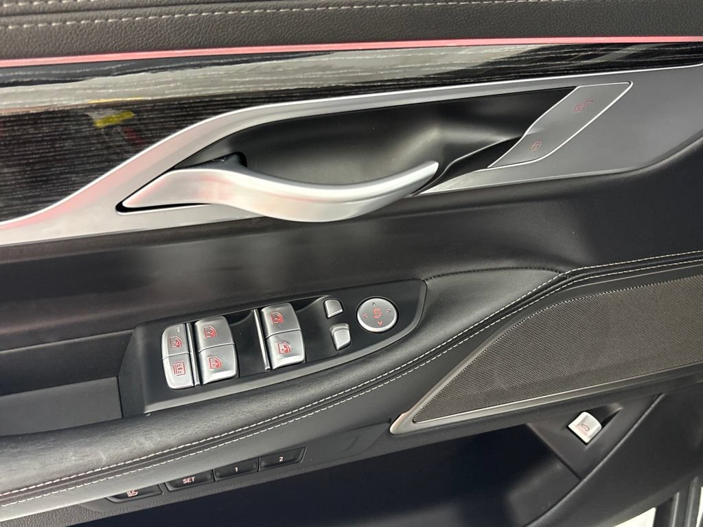 Used 2021 BMW 740i w/ M Sport Package RWD image 27