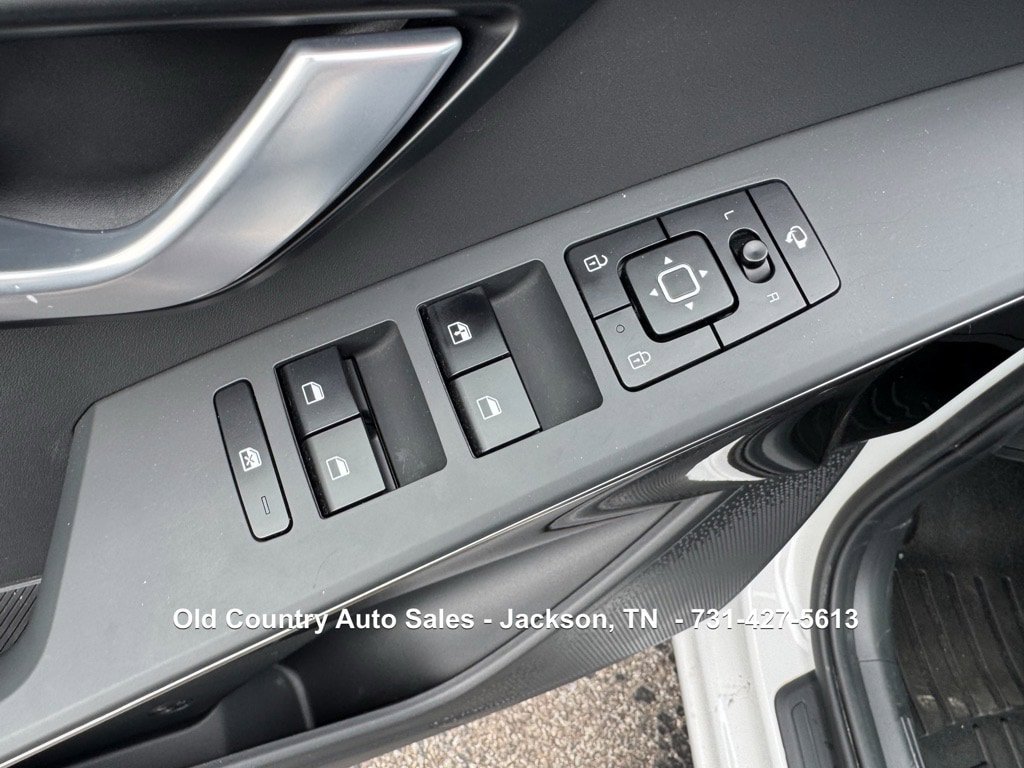 Used 2023 Kia Niro EX Touring image 30