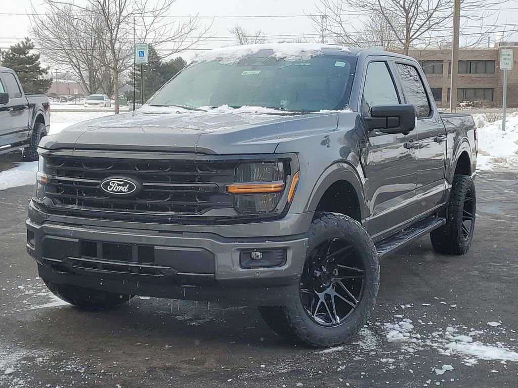 New 2025 Ford F150 XLT w/ Equipment Group 302A MID