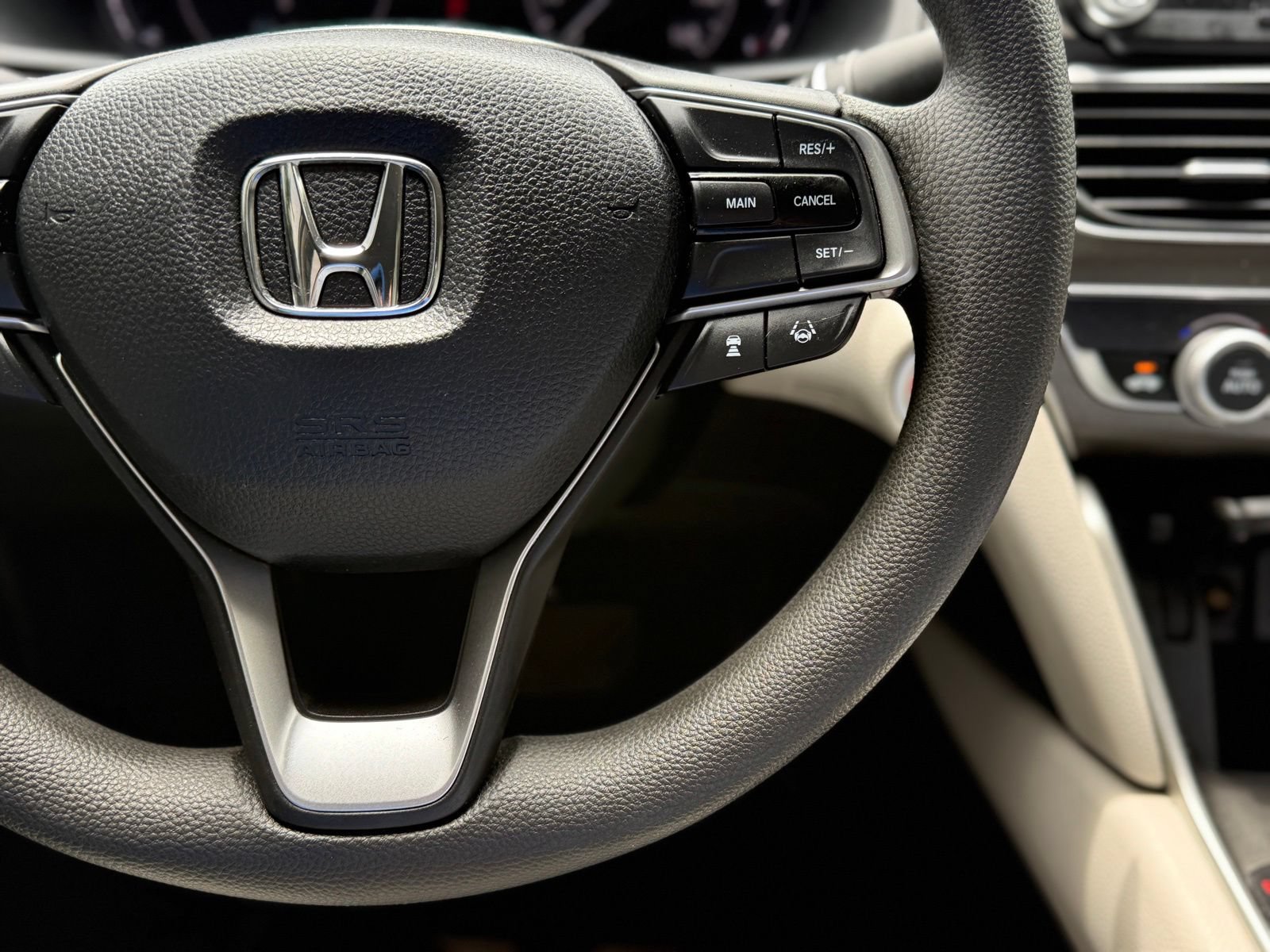 Used 2018 Honda Accord LX image 27
