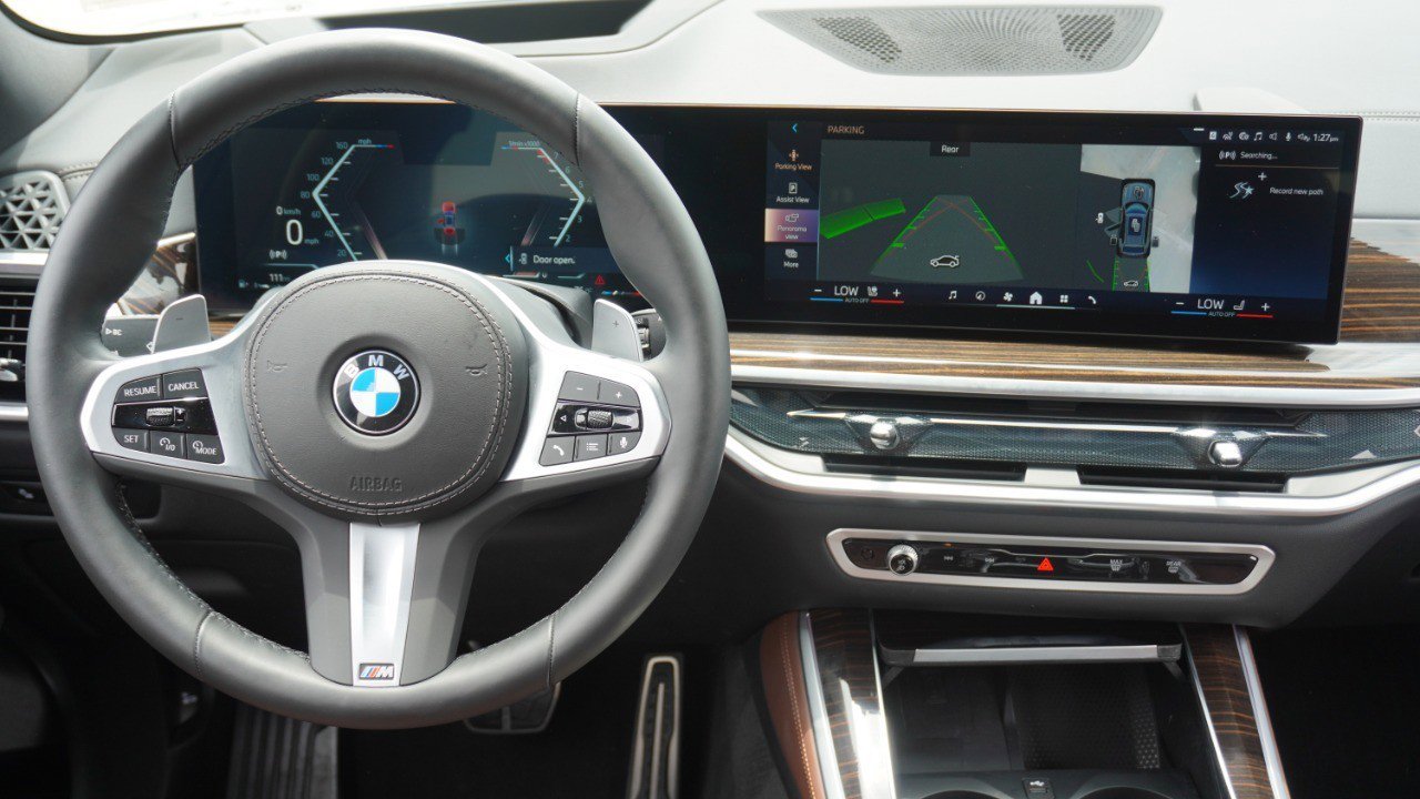 Used 2025 BMW X5 xDrive40i w/ M Sport Package AWD/4WD image 28