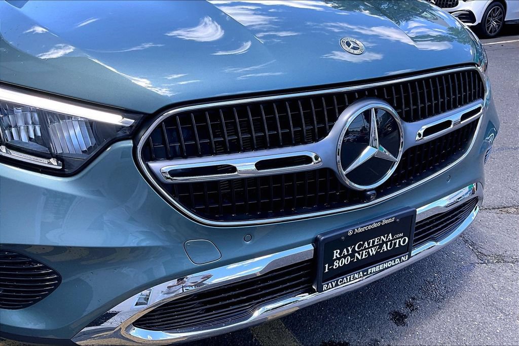 Used 2025 Mercedes-Benz GLC 300 4MATIC image 30